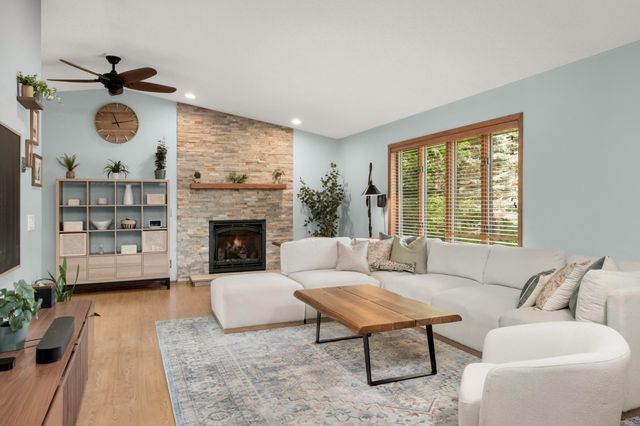 17870 Jaguar Circle, Lakeville, MN 55044