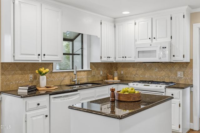 102 Medallion Circle, Cary, NC 27513