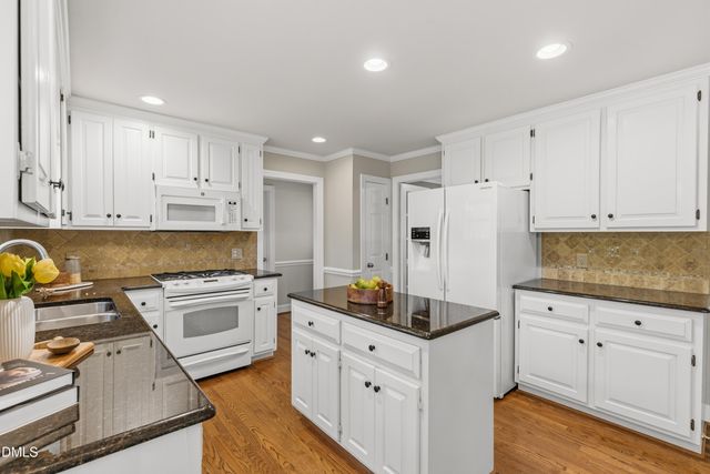 102 Medallion Circle, Cary, NC 27513