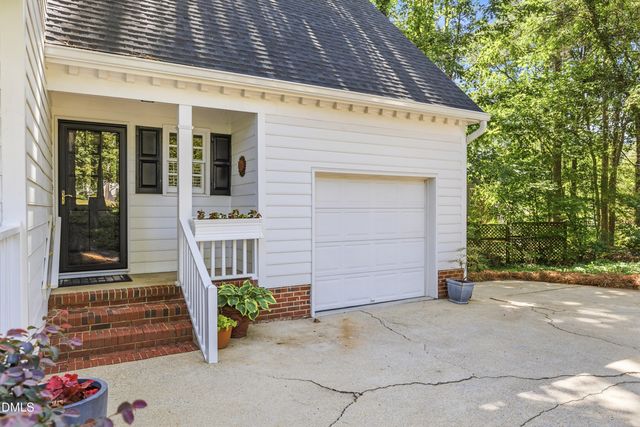 102 Medallion Circle, Cary, NC 27513
