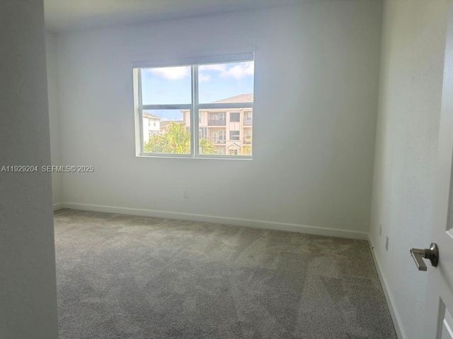 393 SE Crossoak Ln, Port St. Lucie, FL 34984