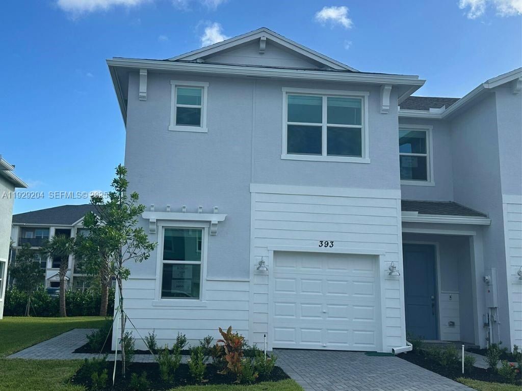 393 SE Crossoak Ln, Port St. Lucie, FL 34984