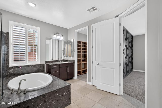 1872 W SWAN Drive, Chandler, AZ 85286