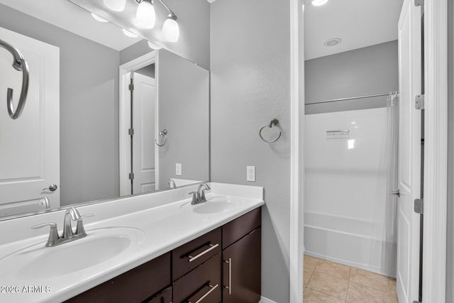 1872 W SWAN Drive, Chandler, AZ 85286