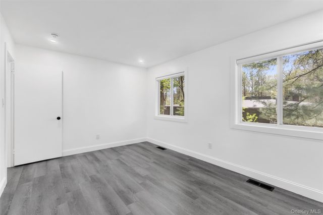 18 Halley Drive, Pomona, NY 10970