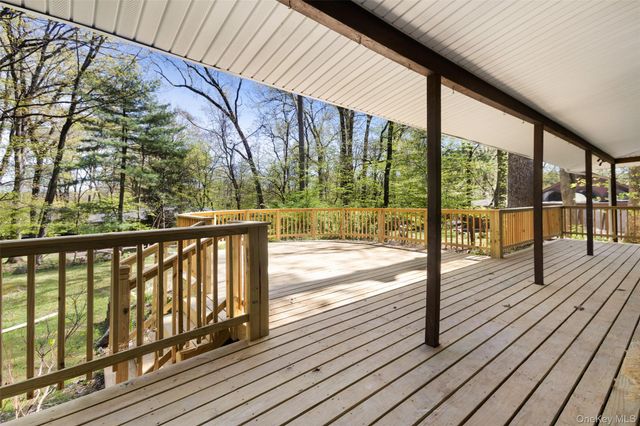 18 Halley Drive, Pomona, NY 10970