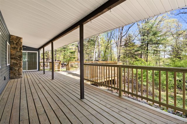 18 Halley Drive, Pomona, NY 10970