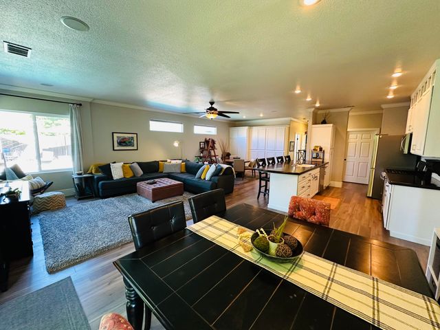 746 W Willow, Hanford, CA 93230