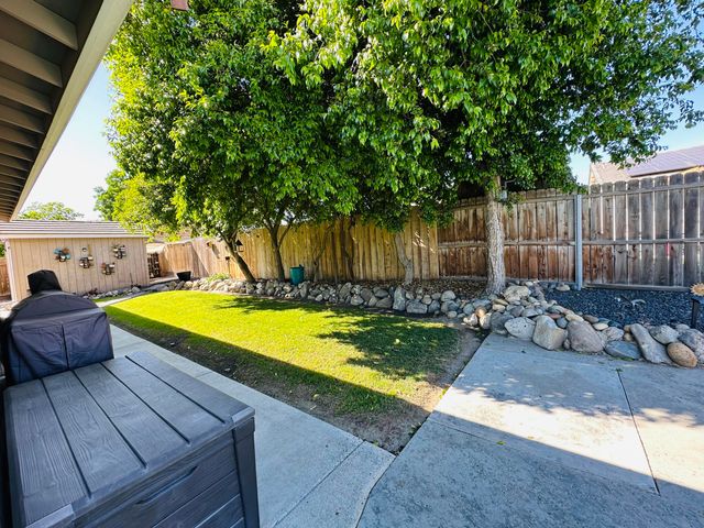 746 W Willow, Hanford, CA 93230