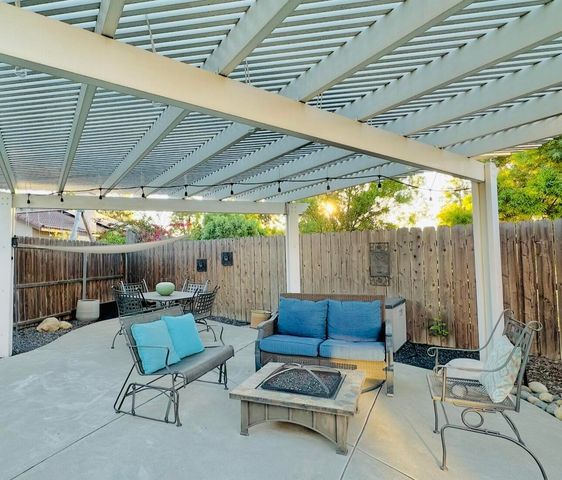 746 W Willow, Hanford, CA 93230