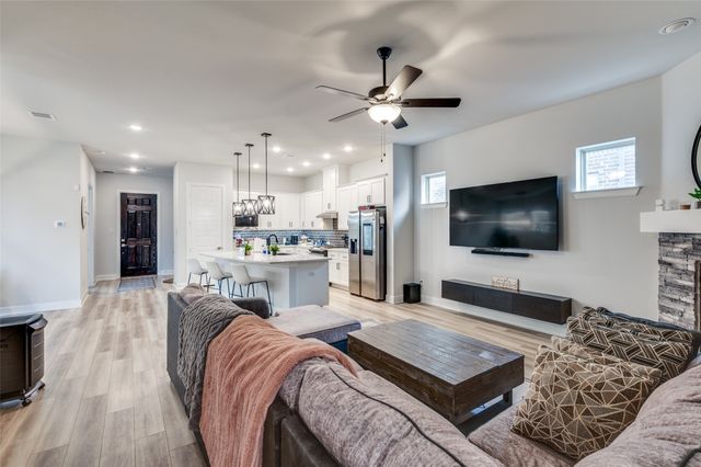 9349 Loggerhead Way, Fort Worth, TX 76118