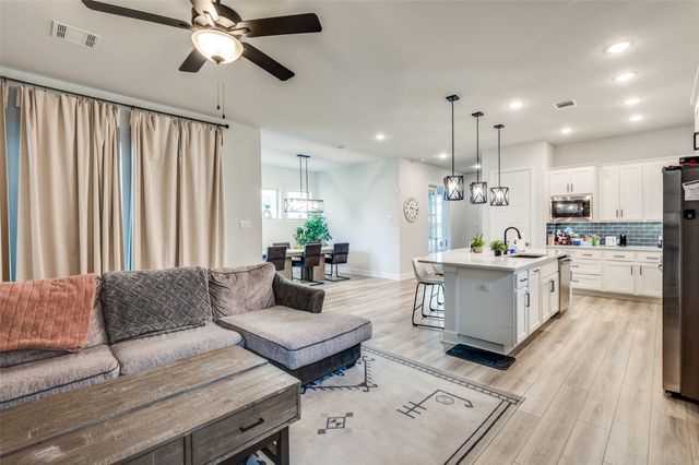 9349 Loggerhead Way, Fort Worth, TX 76118