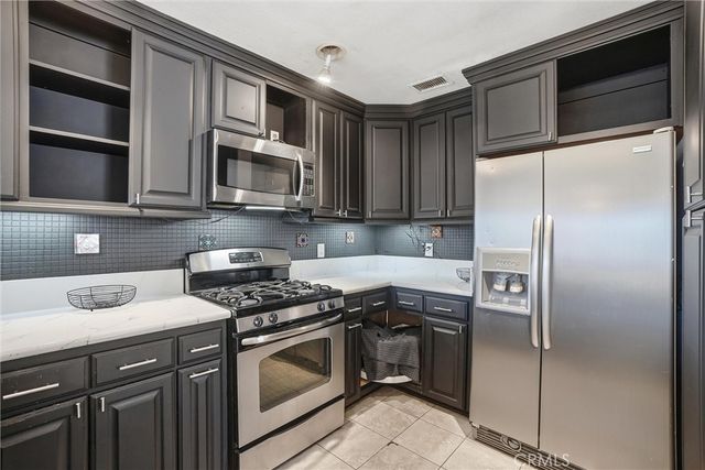 933 S Downey 20, Anaheim, CA 92804