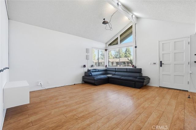 933 S Downey 20, Anaheim, CA 92804