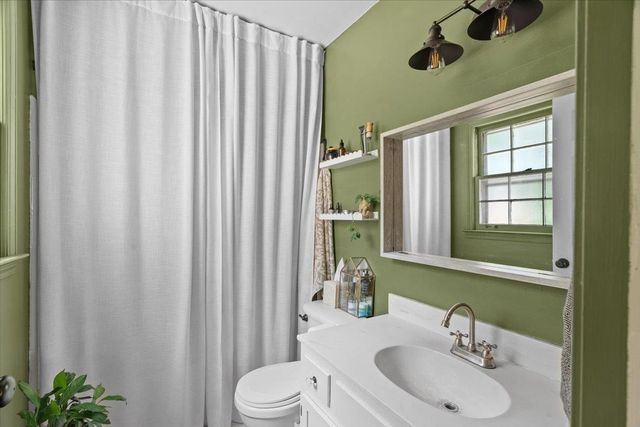 1674 BRIERBROOK RD, Germantown, TN 38138