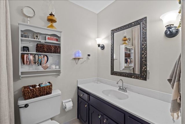 1674 BRIERBROOK RD, Germantown, TN 38138