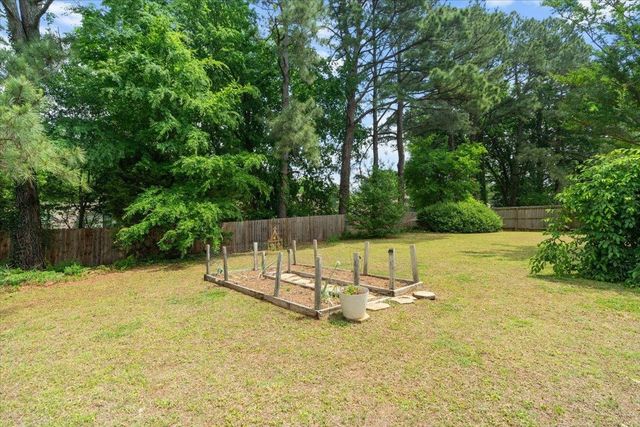 1674 BRIERBROOK RD, Germantown, TN 38138