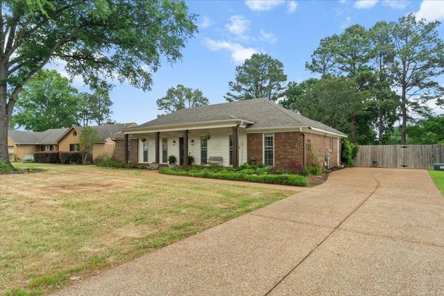 1674 BRIERBROOK RD, Germantown, TN 38138