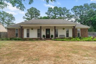 1674 BRIERBROOK RD, Germantown, TN 38138