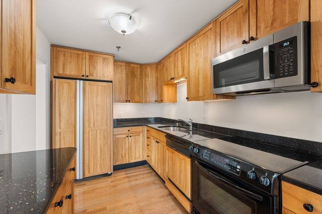 16 Harcourt St 9G, Boston, MA 02116