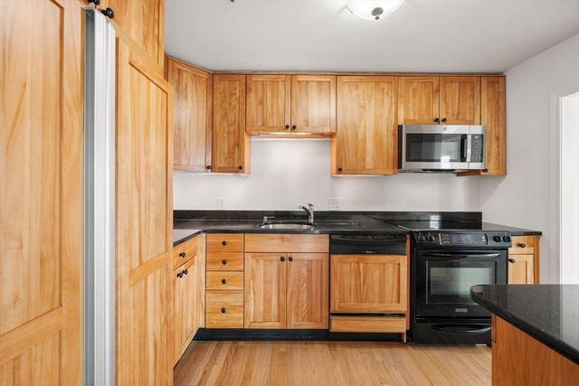 16 Harcourt St 9G, Boston, MA 02116