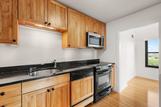16 Harcourt St 9G, Boston, MA 02116
