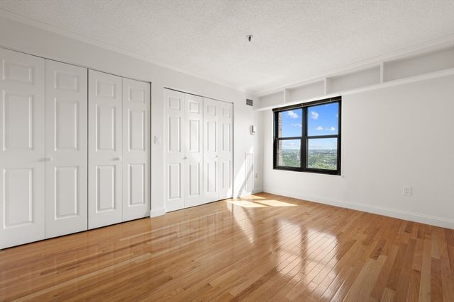 16 Harcourt St 9G, Boston, MA 02116