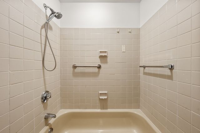 16 Harcourt St 9G, Boston, MA 02116