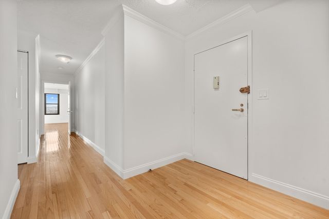 16 Harcourt St 9G, Boston, MA 02116