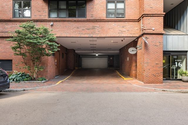 16 Harcourt St 9G, Boston, MA 02116