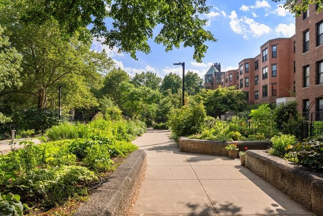 16 Harcourt St 9G, Boston, MA 02116