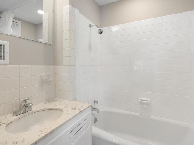 3237 Hennepin Avenue, Minneapolis, MN 55408