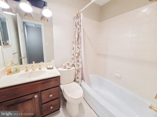 7629 TIVERTON DR, Springfield, VA 22152