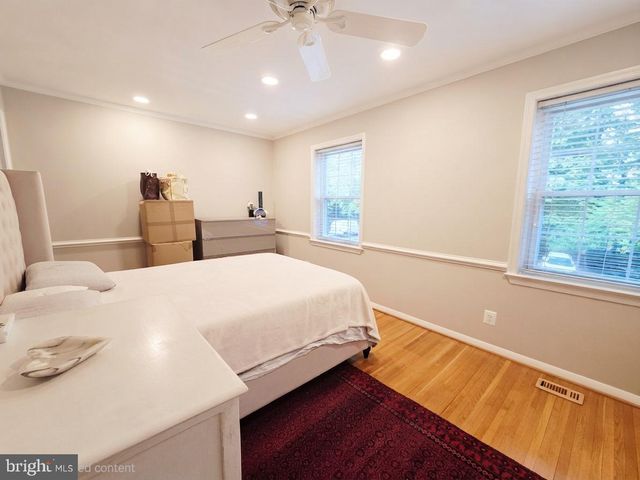 7629 TIVERTON DR, Springfield, VA 22152