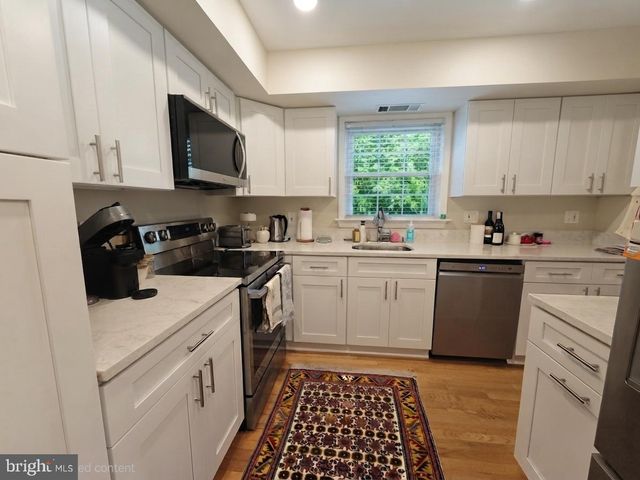 7629 TIVERTON DR, Springfield, VA 22152