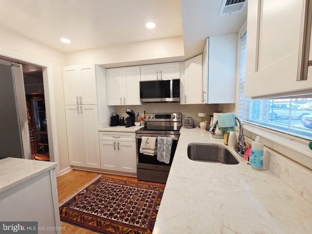 7629 TIVERTON DR, Springfield, VA 22152