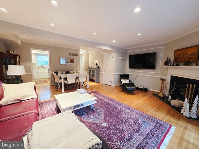 7629 TIVERTON DR, Springfield, VA 22152