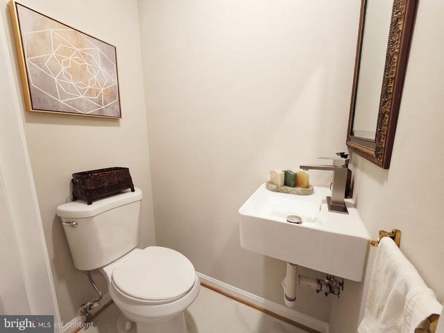 7629 TIVERTON DR, Springfield, VA 22152
