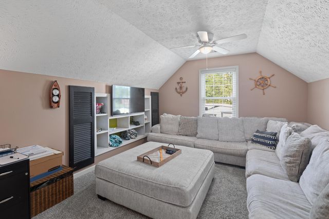 106 Elk Drive, Stamping Ground, KY 40379