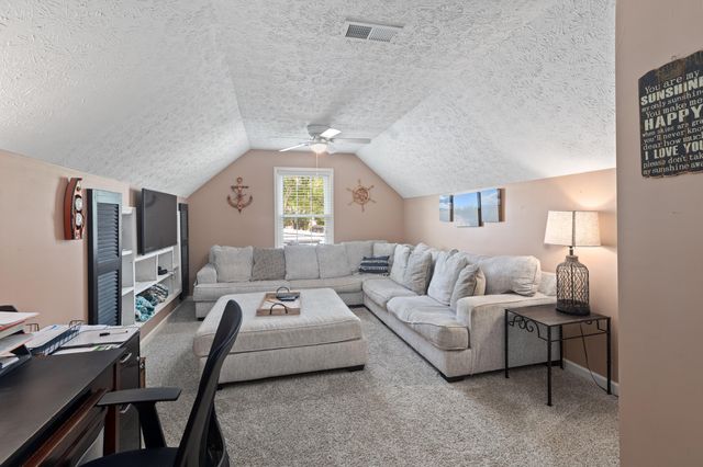 106 Elk Drive, Stamping Ground, KY 40379