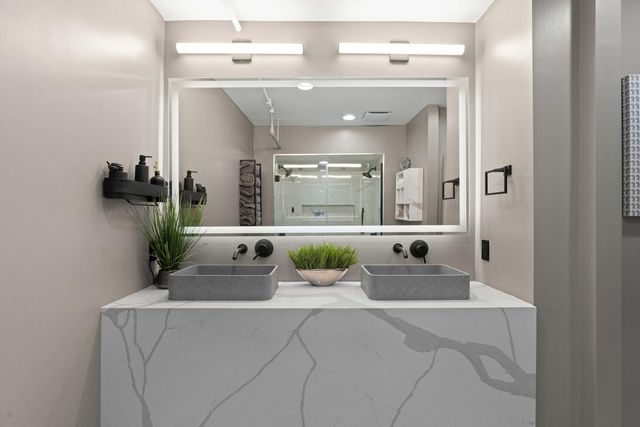 517 King Street Apt 11, Charleston, SC 29403