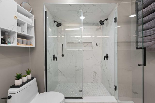 517 King Street Apt 11, Charleston, SC 29403