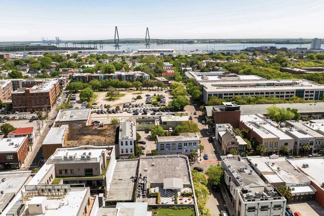 517 King Street Apt 11, Charleston, SC 29403