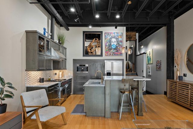 517 King Street Apt 11, Charleston, SC 29403