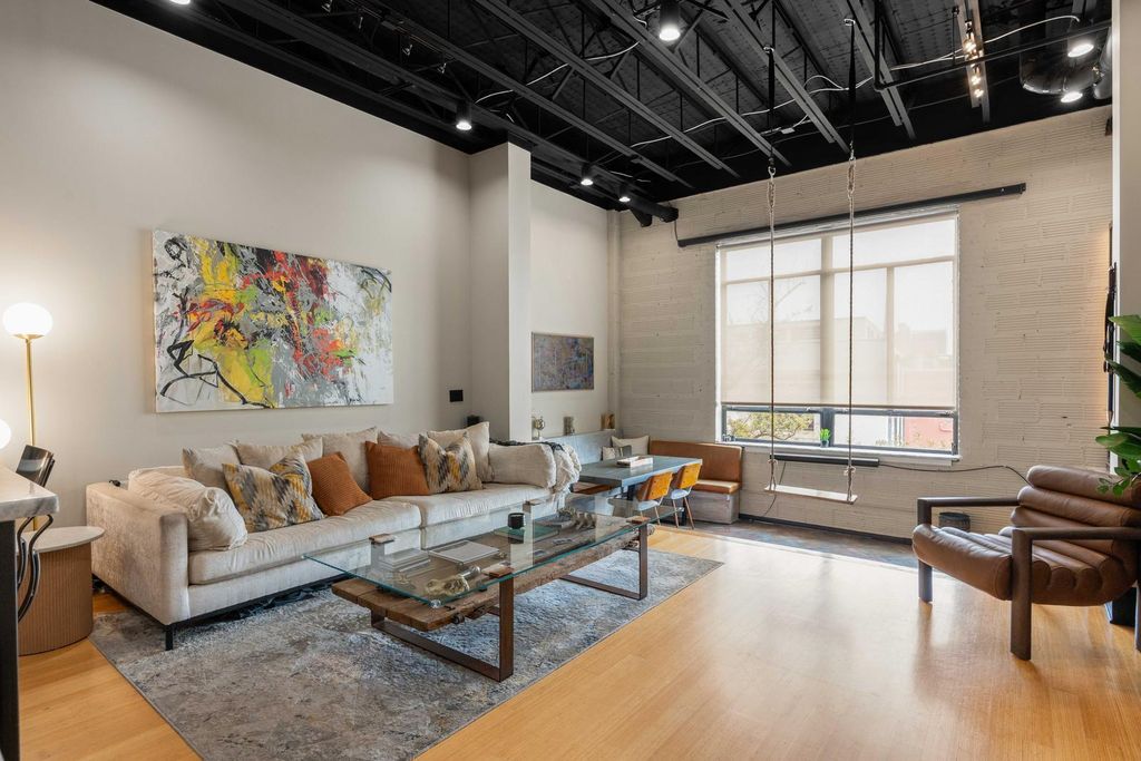 517 King Street Apt 11, Charleston, SC 29403