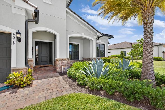 9218 Balsamo Drive, Palm Beach Gardens, FL 33412
