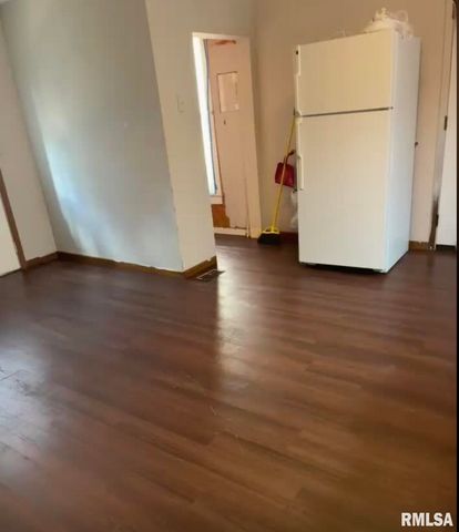 704 9TH Avenue South, Clinton, IA 52732