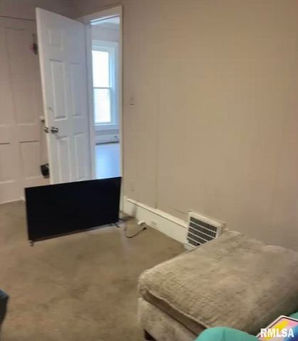 704 9TH Avenue South, Clinton, IA 52732