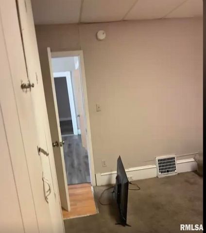 704 9TH Avenue South, Clinton, IA 52732