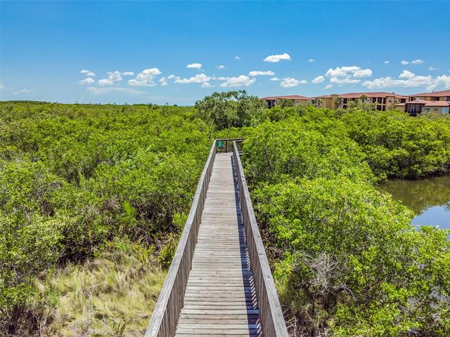 4307 BAYSIDE VILLAGE DRIVE 201, Tampa, FL 33615